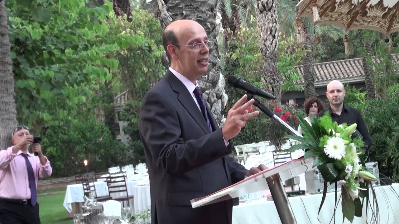 que dice el padre en la boda