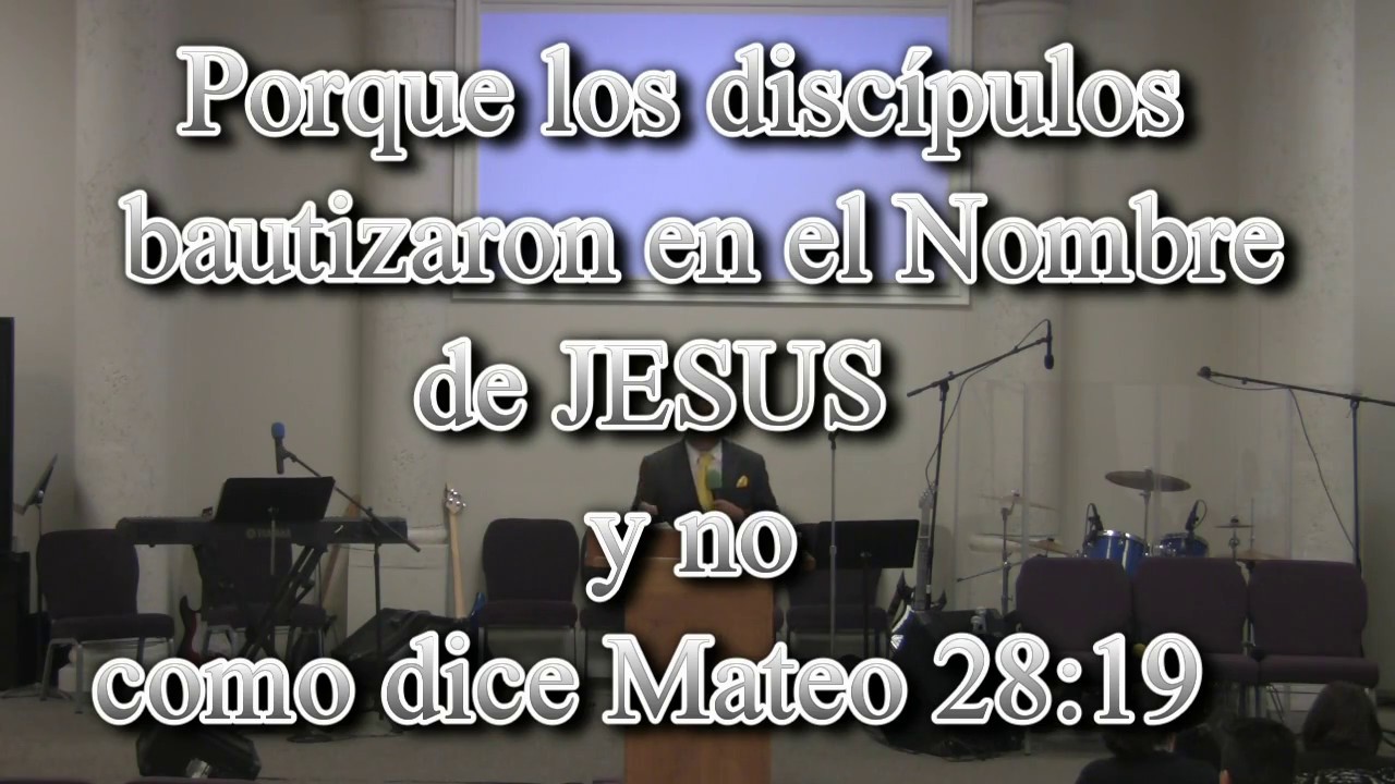 bautizandolos en el nombre de jesucristo